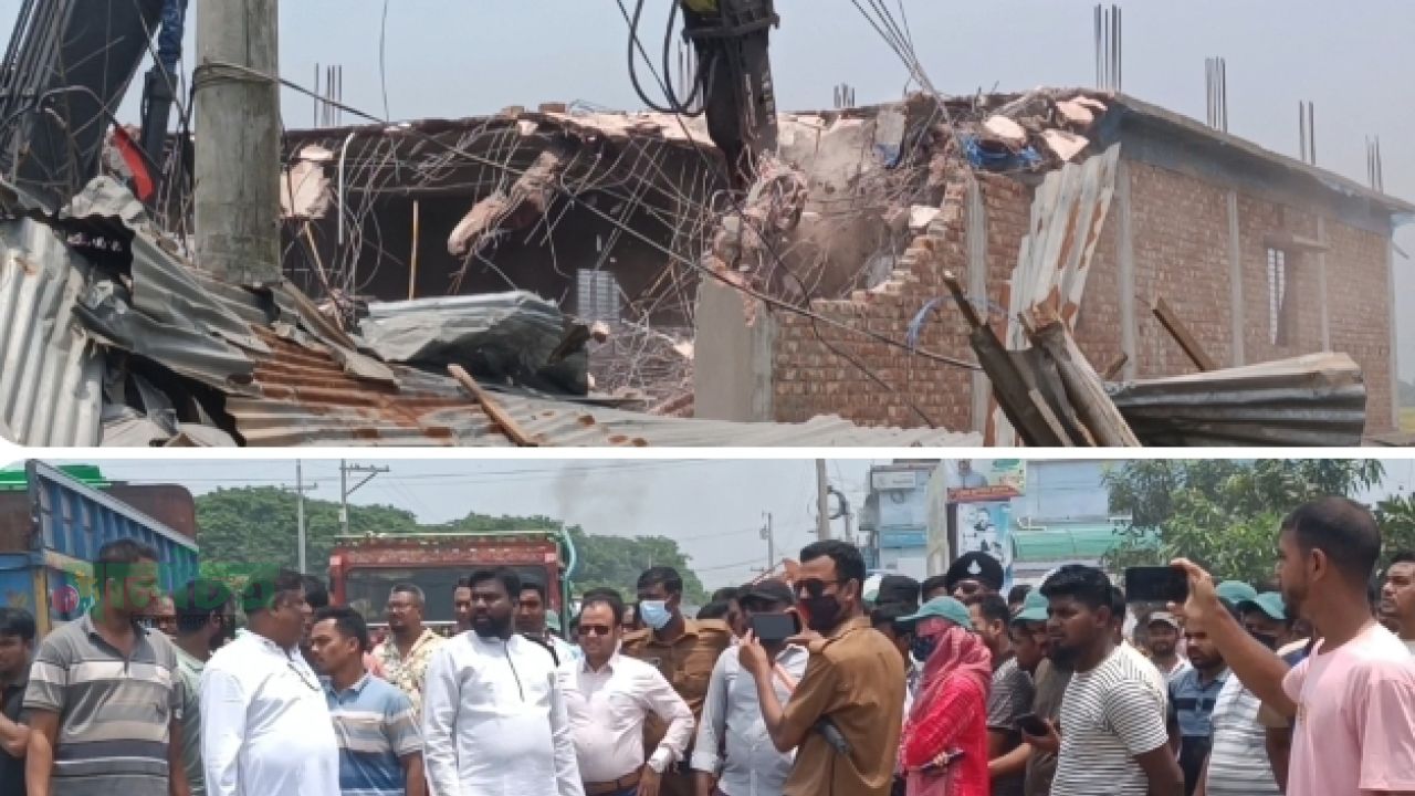 রাজশাহী-নওগাঁ মহাসড়কে মোহনপুর উপজেলায় অবৈধ স্থাপনা উচ্ছেদে অভিযান