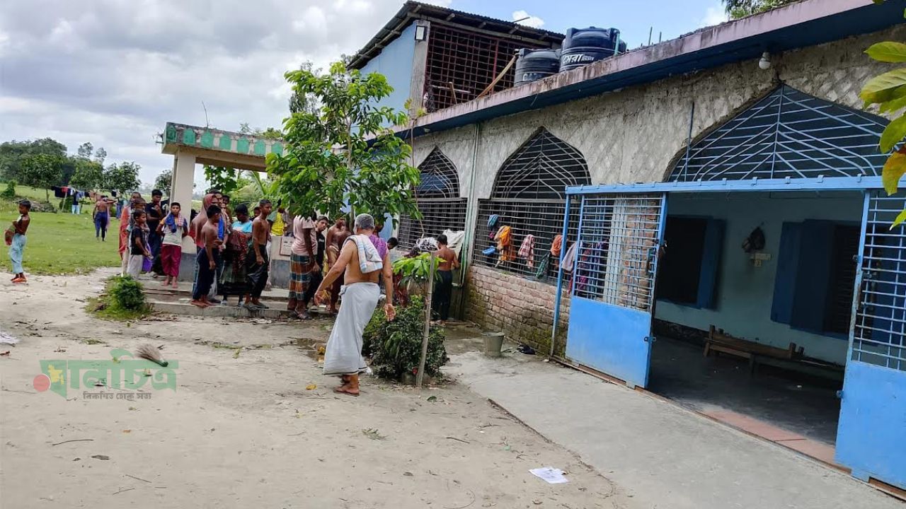 ফুলবাড়ীতে ৩০ বছর ধরে সুবিধাবঞ্চিত শিশুদের আলোর পথ দেখাচ্ছে আল-হেরা জান্নি বরকতিয়া লিল্লাহ বোর্ডিং ও এতিমখানা॥