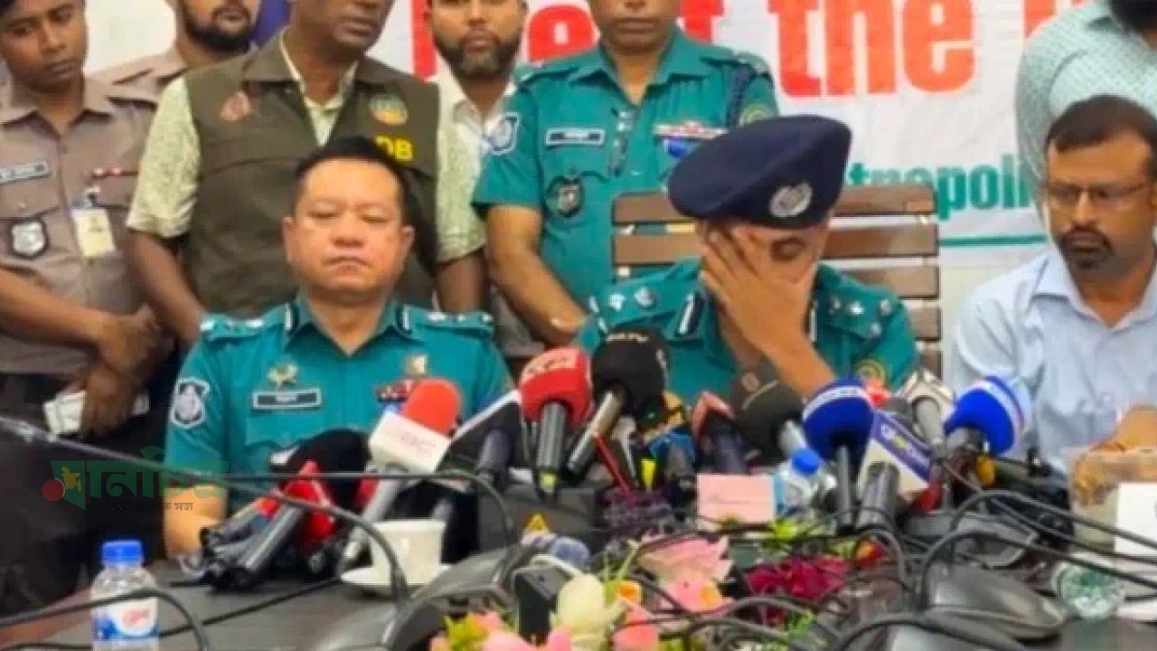 রংপুরে চার খুন: হত্যার বর্ণনা দিতে গিয়ে কাঁদলেন পুলিশ কমিশনার