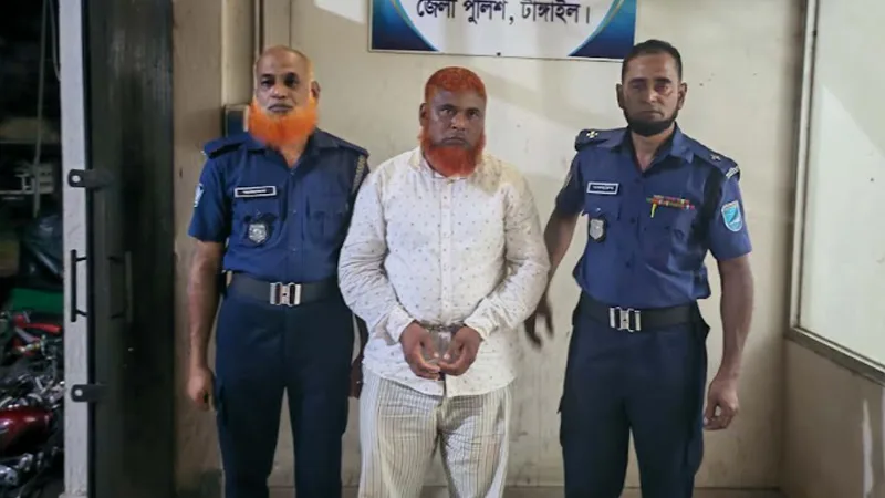 ১০ কোটি টাকার সেতুতে রডের বদলে বাঁশ, গ্রেপ্তার সাব-ঠিকাদার